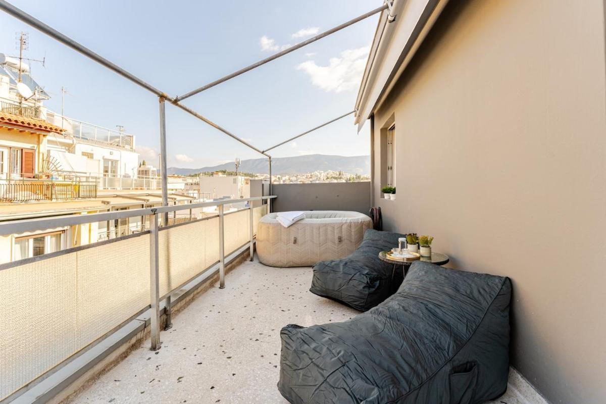 Lovely Apt W/Heated Jacuzzi &Full Acropolis View Athens Exterior photo