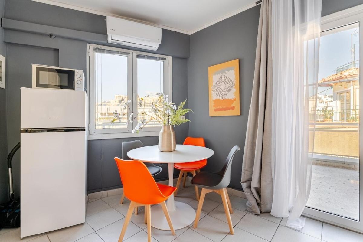 Lovely Apt W/Heated Jacuzzi &Full Acropolis View Athens Exterior photo